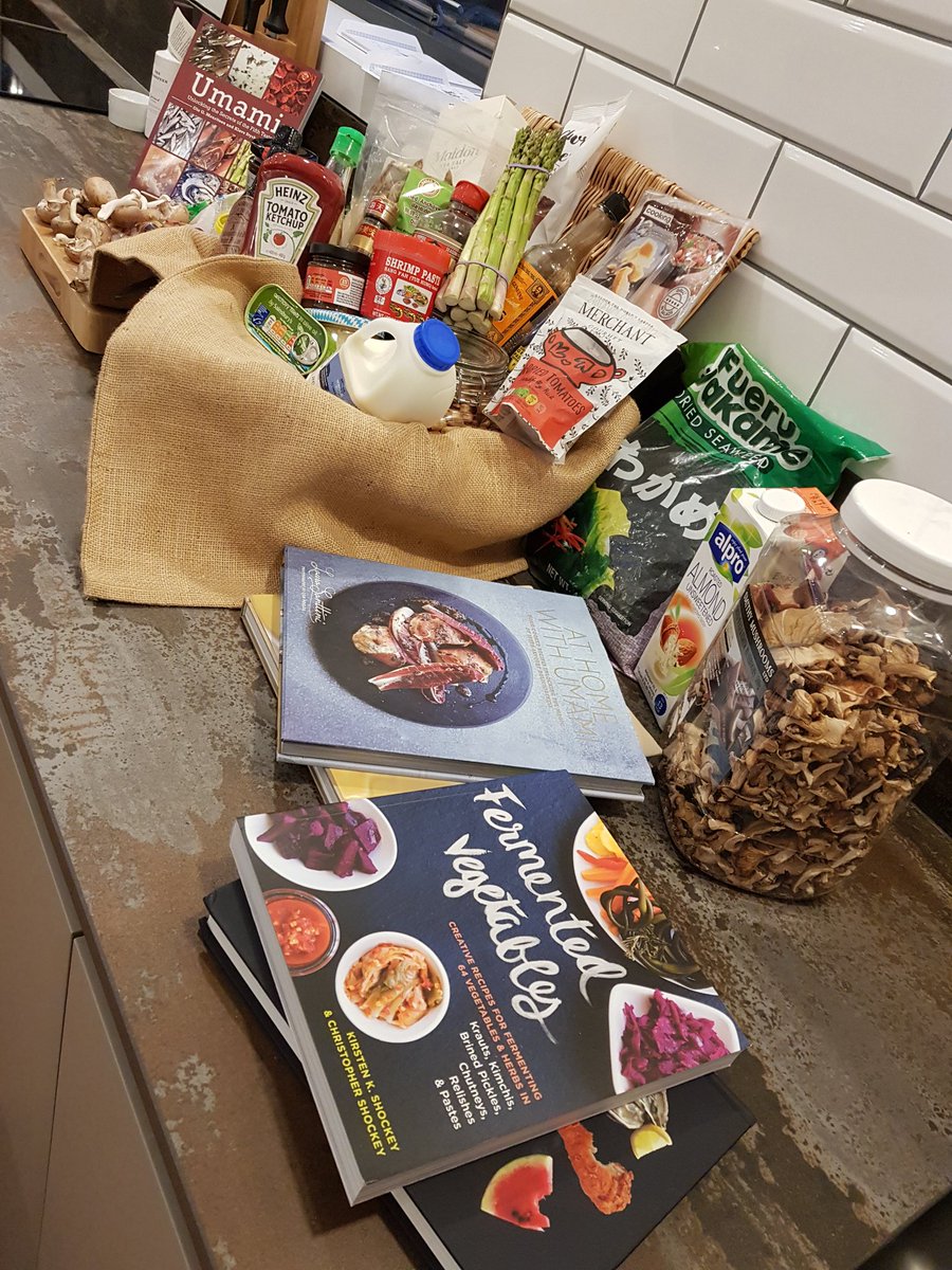 Bschefacademy's tweet photo. Station set and ready for EQ presentation, exciting day ahead #plantprotein #culturechange @arareborn @BaxterStorey @smiller283 @TrainingStoreys 🍄🍄👨‍🍳👩‍🍳 https://t.co/18m47xHTF7