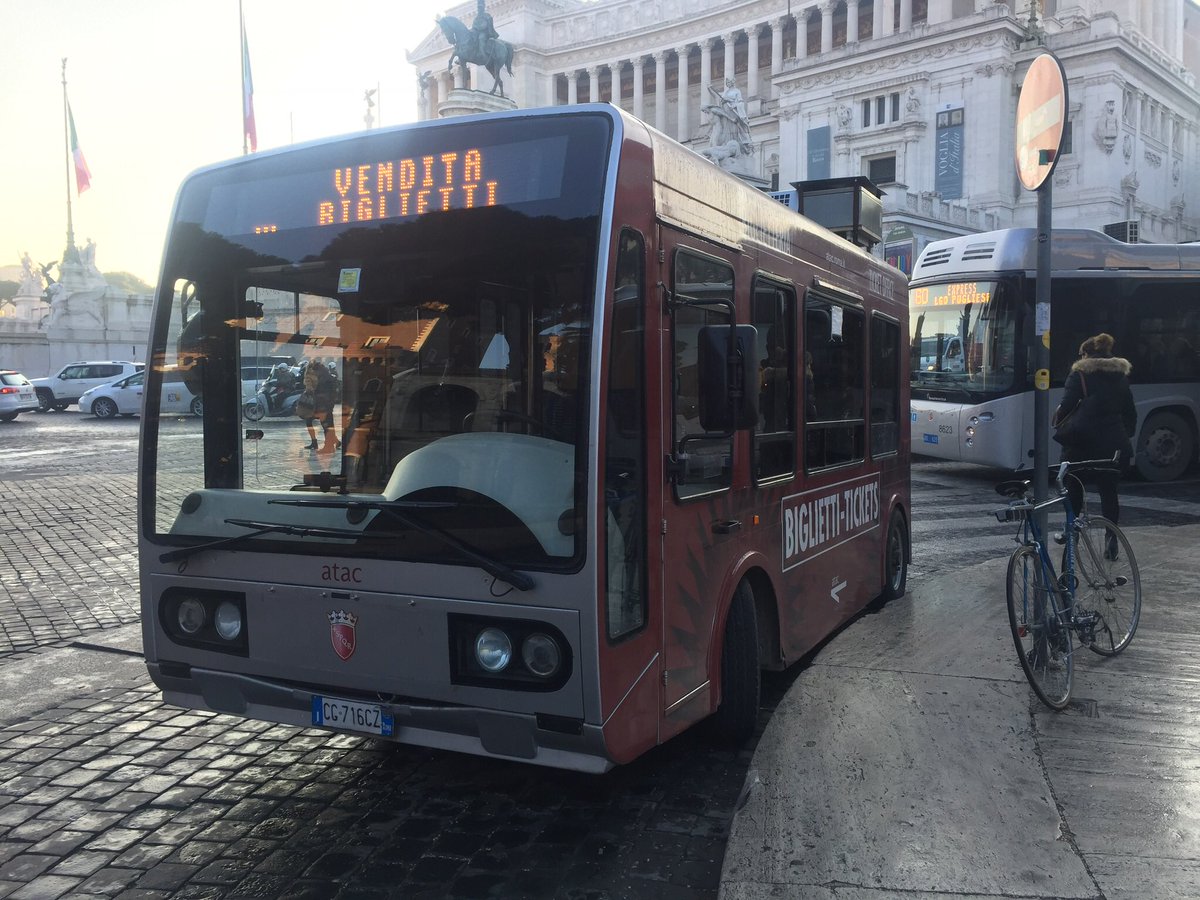 Stamattina in piazza Venezia una novità: Biglietteria on the road by <a href="/AtacNews/">AtacRoma</a> <a href="/InfoAtac/">infoatac</a> <a href="/LindaMeleo/">Linda Meleo</a> <a href="/EnricoStefano/">Enrico Stefàno</a>. Utile sicuramente a ricordare di fare il biglietto, speriamo che sia altrettanto efficace x un miglior servizio <a href="/Roma/">Roma</a> <a href="/corriereroma/">Corriere Roma</a> <a href="/rep_roma/">Repubblica Roma</a> <a href="/ilmessaggeroit/">Il Messaggero</a>