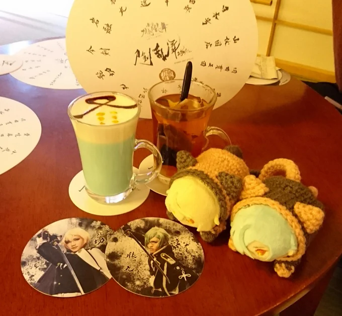 2.5Dカフェ行ってきましたー!
まんばちゃんと堀川くんのドリンクと、芋ようかん!コースター髭切来てくれたー (*'◒`*) 