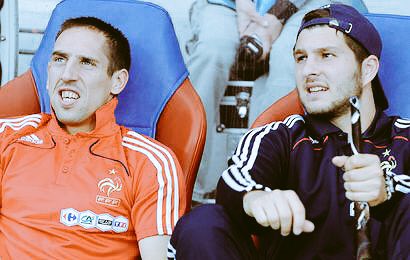 Nor_officiel's tweet photo. Armand de Brignac dans la Maserati, j'traine au tieks comme Gignac @10APG ouai comme @FranckRibery 💪⚽️🔥 #NORAVIF #Episode5 https://t.co/abdPLFYMrh https://t.co/Y9puhqRwus