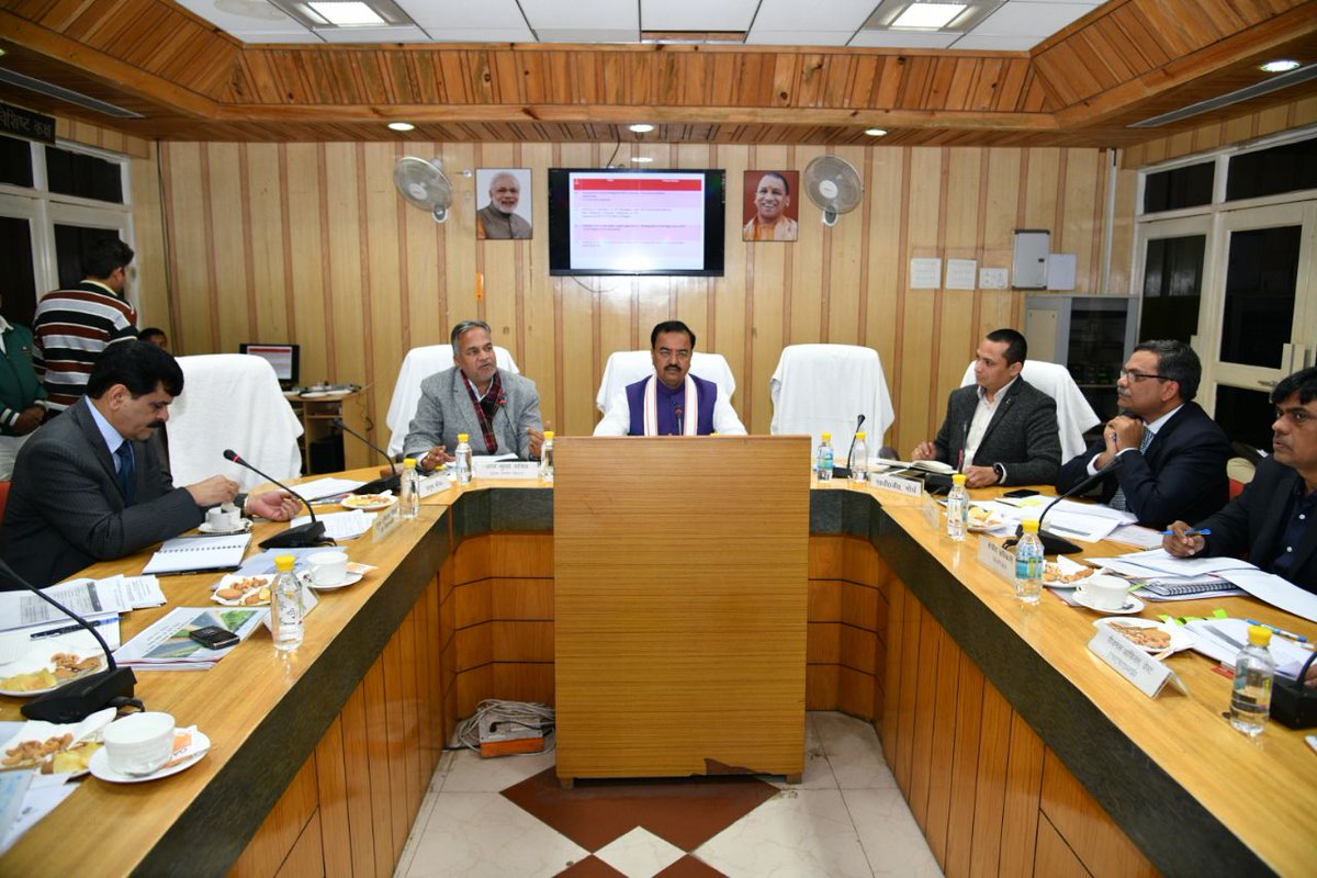 kpmaurya1's tweet photo. लोक निर्माण भवन लखनऊ में सड़क परिवहन और राजमार्ग मंत्रालय उत्तर प्रदेश के वरिष्ठ पदाधिकारियों के साथ प्रदेश भर में चल रहे निर्माण कार्यों की समीक्षा बैठक https://t.co/eSp82ZebO4