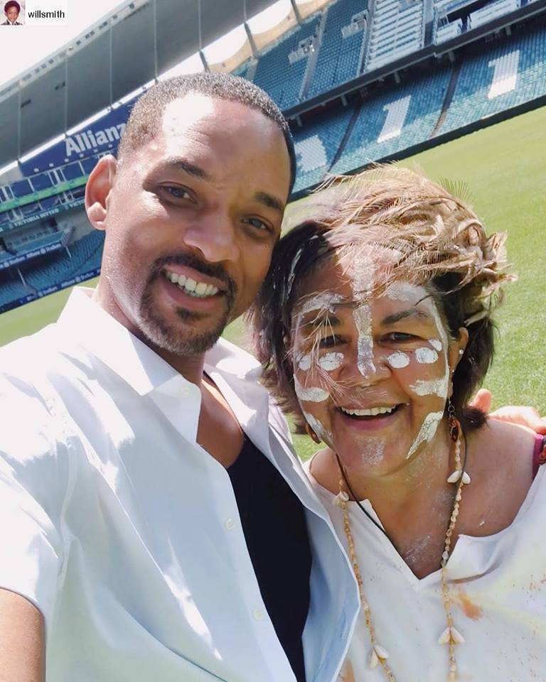 IndigGrapevine's tweet photo. Too deadly!! Thanks for visiting Will Smith 😀

#Repost willsmith

Spent the afternoon with Aunty Marg (Aboriginal Elder). We were blessed with a Traditional Welcome To Country Ceremony!

#IndigenousGrapevine https://t.co/cYgz9Hw9J0