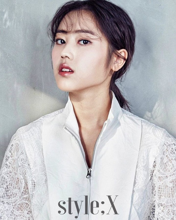 OfficialLSB's tweet image. @stylex_kr
#배우 #최리 (@choicherry_ )와 #liesangbong 이 함께했던 #styleX화보
.
#이상봉 #최리 #스타일엑스 #여신