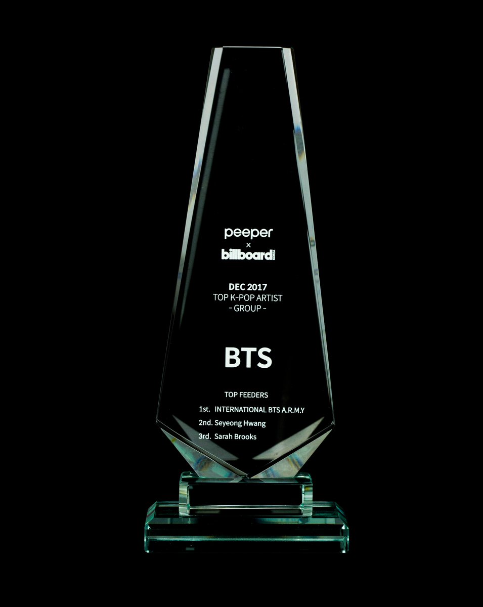 peeper_app's tweet photo. 2017년 12월 Peeper x Billbaord Korea 최고 K-POP 아티스트로 선정된 #방탄소년단 #BTS 를 위한 어워드 트로피입니다. 참여한 팬들을 대표하여 TOP3 팬의 실명이 각인되었습니다. 현재 1월 투표 진행중 
★피퍼 투표 참여 → https://t.co/NY6ZF1PVlE https://t.co/jJOdcTxMdX