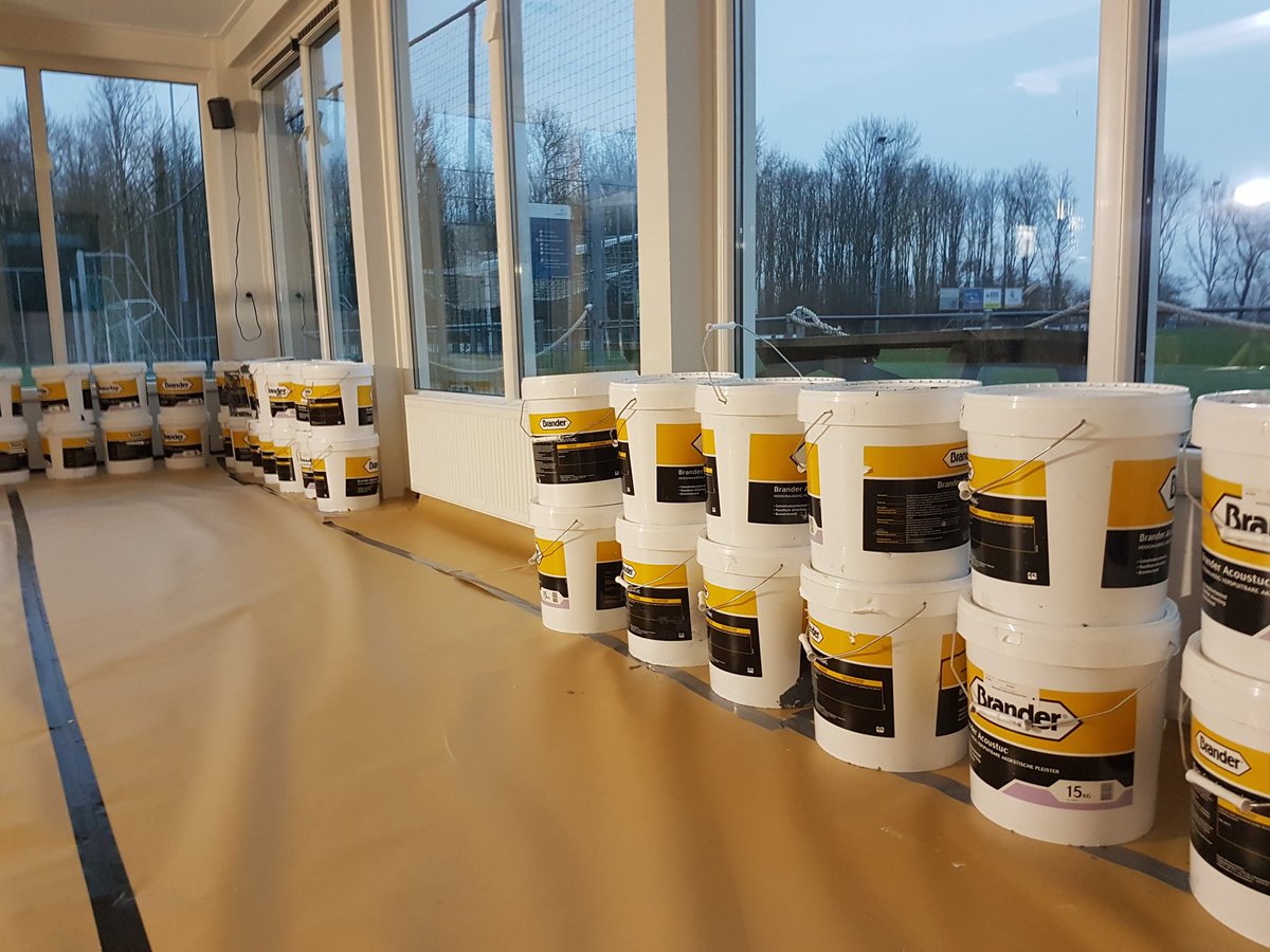 GebrvdKooi's tweet photo. Vandaag starten in de kantine van @RoptaBoys aanbrengen Acoustuc..brandwerend en geluidsdempend. Van @BranderNL natuurlijk. Resultaat eind deze week online https://t.co/4RCw8VIrGw