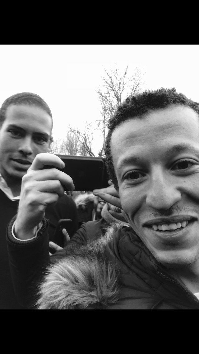 The day <a href="/VirgilvDijk/">Virgil van Dijk</a> met Tyron... glad to get the photo bomb in !!! Great Birthday present, great day, great result #YNWA #LIVvMCI