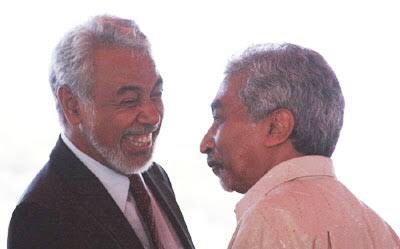 The squabbling Mari Alkatiri and Xanana Gusmao have both enriched their respective families while in Office.

Time they both moved on. #Timor-Leste.