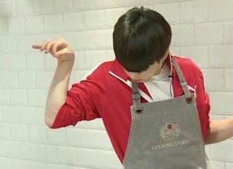 sceneryfortae's tweet photo. Taehyung and Jungkook are living meme #BestBoyBand #BTS #iHeartAwards @BTS_twt https://t.co/vBdTeUAeut
