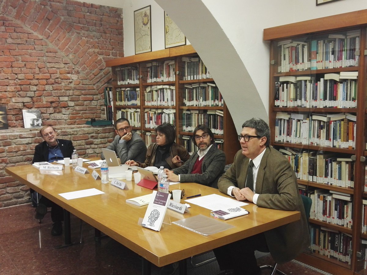 Politeia1983's tweet photo. Oggi pomeriggio si è tenuta la tavola rotonda  sul volume di Mauro Barberis, "Non c'è sicurezza senza libertà" (@edizionimulino) presso la biblioteca di @Politeia1983, (@LaStatale). Ecco le foto: https://t.co/WfOhbRpccf