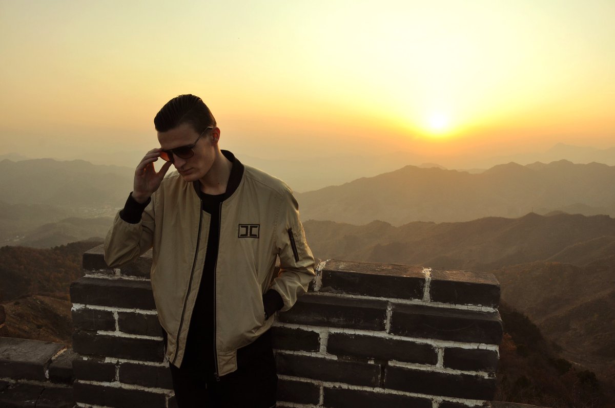 ‘Golden Skies’ is OUT NOW! revr.ec/GOLDEN-SKIES 🌅