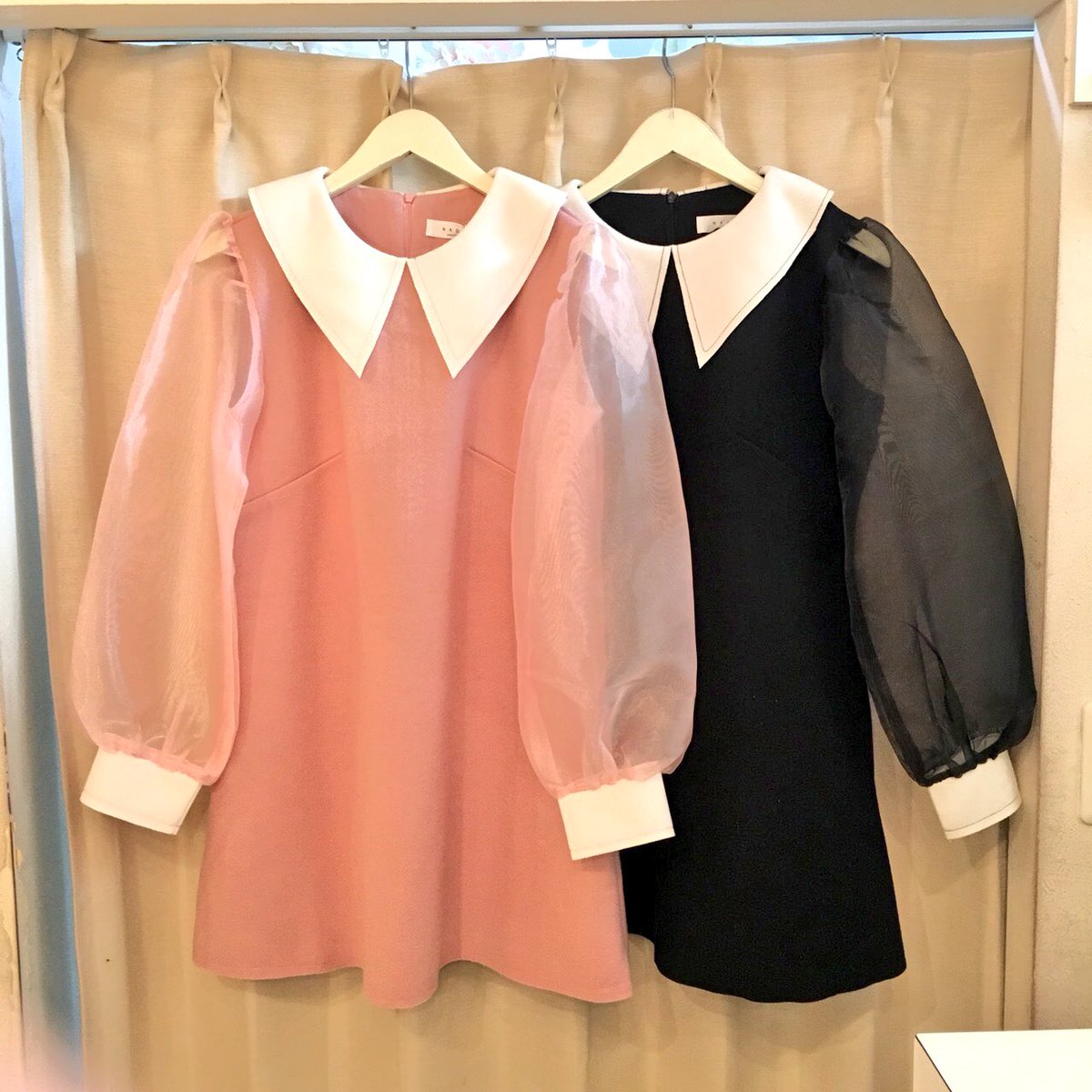 Me 原宿 در توییتر New Arrival No 1285 オーガンジー袖白襟ワンピース 5440 Tax Color Pk Bk ボリュームあるオーガンジーの袖がポイントのワンピースです 今の時期なら中に同色のトップスを重ねて着るのが可愛いです T Co Plflg73eoj