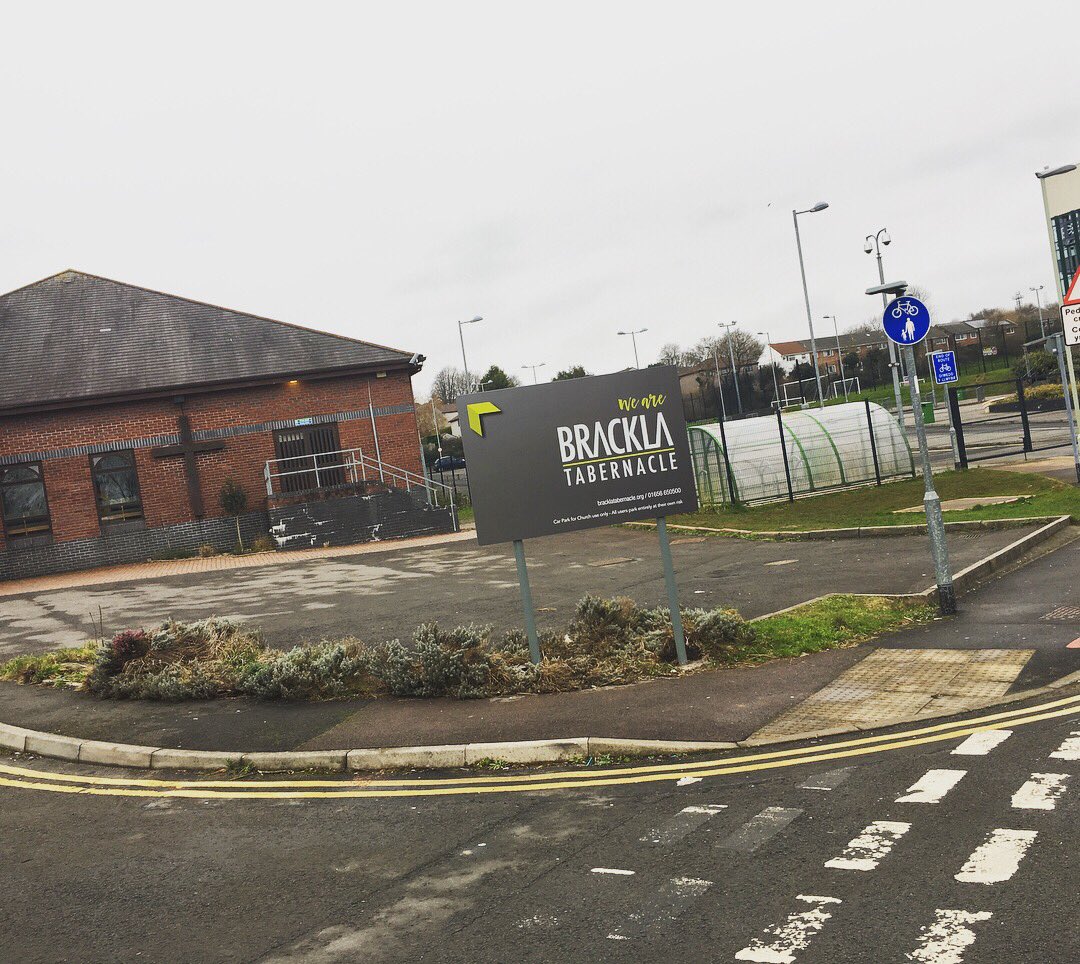 EliteSigns's tweet image. #Postmounted #sign #panel #supplied to #BracklaTabernacle with the @rolanddguk@metamarkuk #pritned #artwork from @we_are_sanders