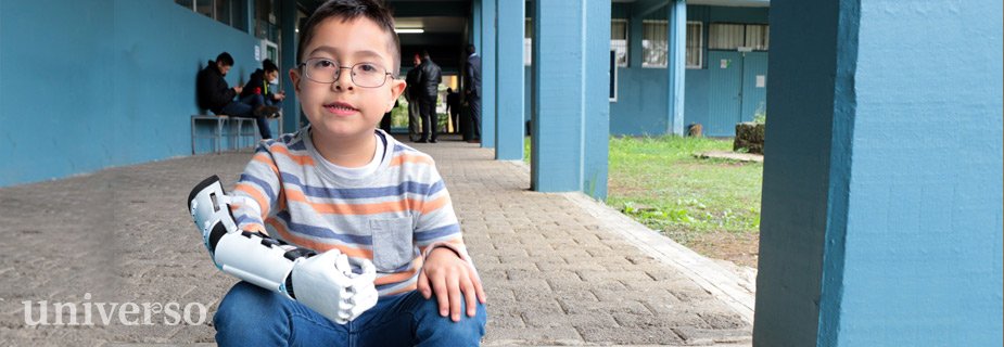 UVeracruzanaMx's tweet image. #LoLeÍEnUniverso
Estudiantes de la Facultad de Ingeniería Mecánica y Eléctrica   desarrollaron una prótesis mecánica de mano para Jacob, niño con discapacidad congénita llamada meromelia.  
#UV_DamosMás 
Detalles en: bit.ly/2mHbESw