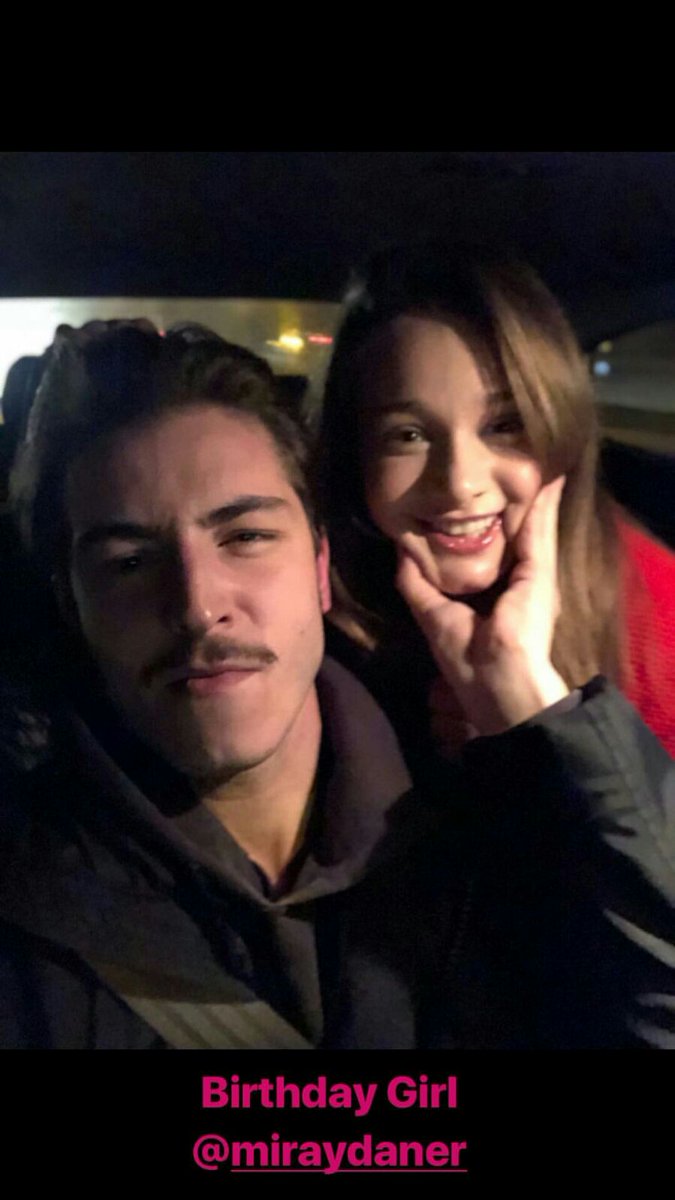 Boran Kuzum, Miray Daner'le birlikte olduğu bu kareyi 'Birthday Girl' notuyla Instagram hikayesinde paylaştı!

#MirayDaner