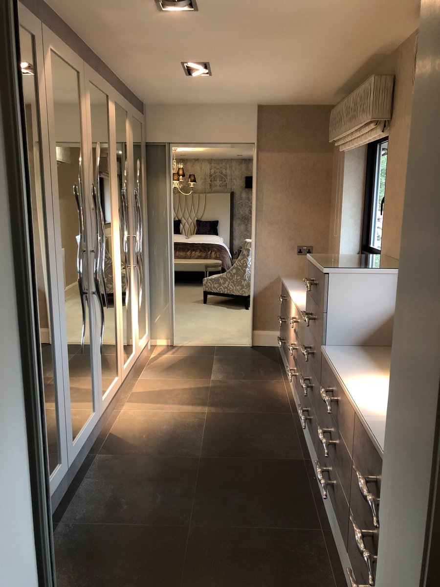 miTimperley's tweet image. Check out our latest joint project with @artofinteriors1 providing our client with beautiful bespoke fitted bedroom furniture. To find out what we can do for you, visit us online or call us on 0161 962 2224. #bedroom #furniture 

mayfieldinteriors.net