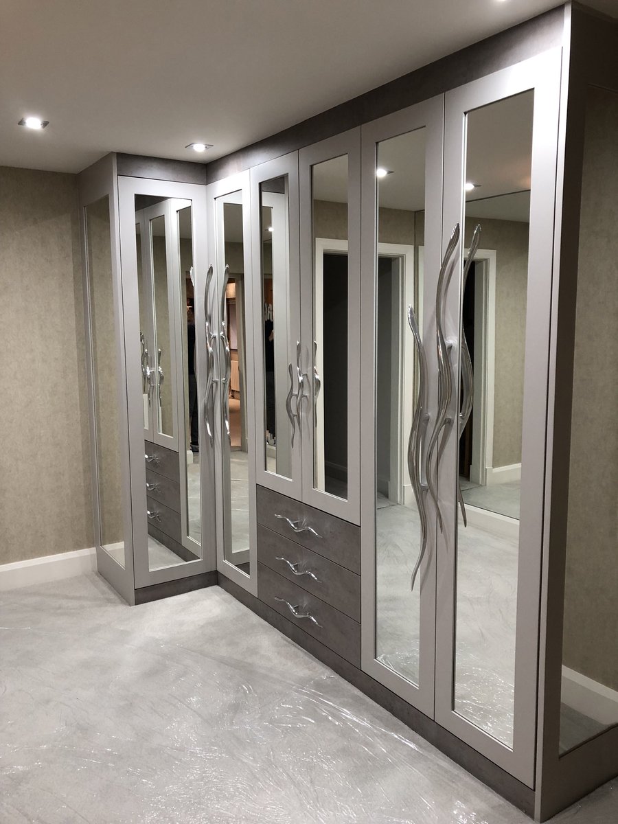 miTimperley's tweet image. Check out our latest joint project with @artofinteriors1 providing our client with beautiful bespoke fitted bedroom furniture. To find out what we can do for you, visit us online or call us on 0161 962 2224. #bedroom #furniture 

mayfieldinteriors.net