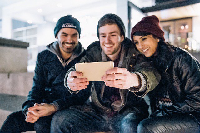ThinkBig_open's tweet photo. ¿Cómo se consigue un selfie 3D? La #InteligenciaArtificial tiene la respuesta. 

https://t.co/fWDdl8ORP6 https://t.co/HOGKptC75p