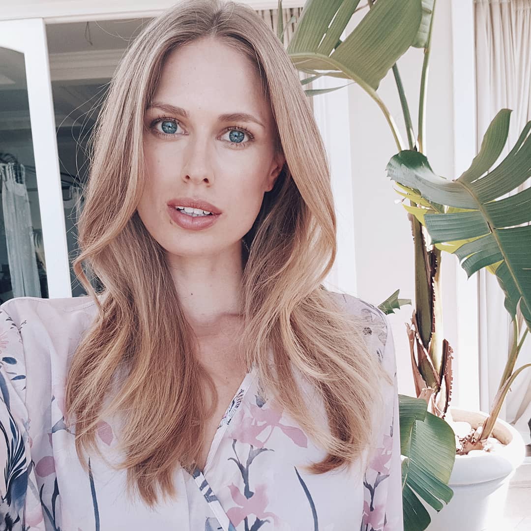 Happier than a seagull with a French fry 🍟🐦

Got to work with the amazing <a href="/nivea_germany/">NIVEA Deutschland</a> team at the most beautiful house. Think I found my dream home! It's beautiful when you get to do what you love for a living. 
#grateful .
#model#beauty#shoot