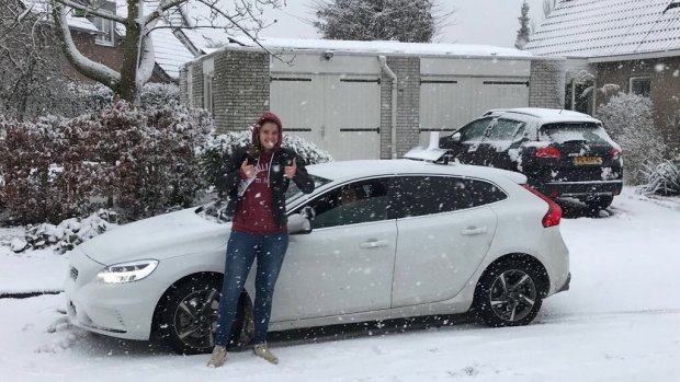 #CodeRood: Sanne moest haar rij-examen doen en heeft het gehaald! rtlnieuws.nl/editienl/sanne…