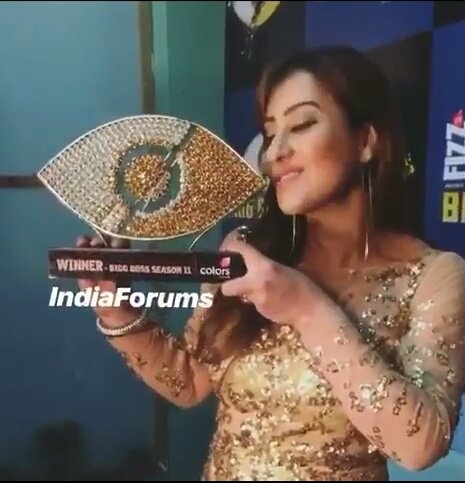 ImSfizza's tweet photo. What shilpa get 
What Vikas earned 
Proud of you VIKAS 
@lostboy54 @scorp_sid @LovelyCamell 

WE LOVE YOU VIKAS https://t.co/hexCHEknYY