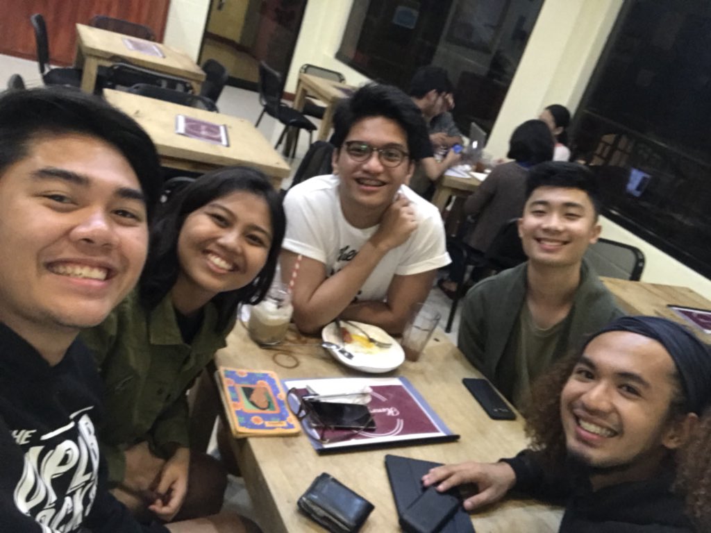 segishpm's tweet photo. New year...... same us..... #WalaEh @TheUPLBJocks @mannapoch @jubi_lance @PogiPhilosopher @elbisente https://t.co/82tcFoM4xH