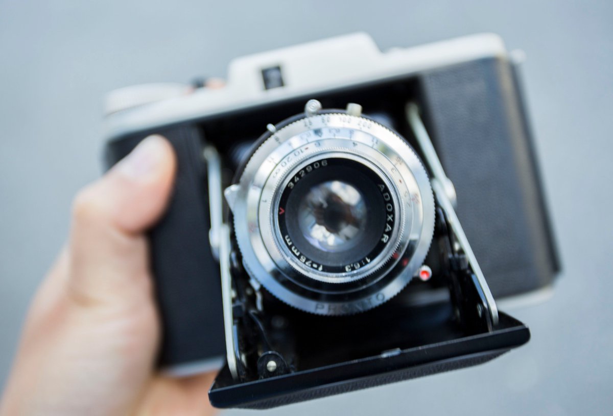 Das Photo Lang Team Wer Sehen Kann Kann Auch Fotografieren Sehen Lernen Kann Allerdings Lange Dauern Leica Camera Fotografie Fotograf Analog Zitat Art Filmisnotdead Ishootfilm Oldschool Mondaymotivation Cool T Co