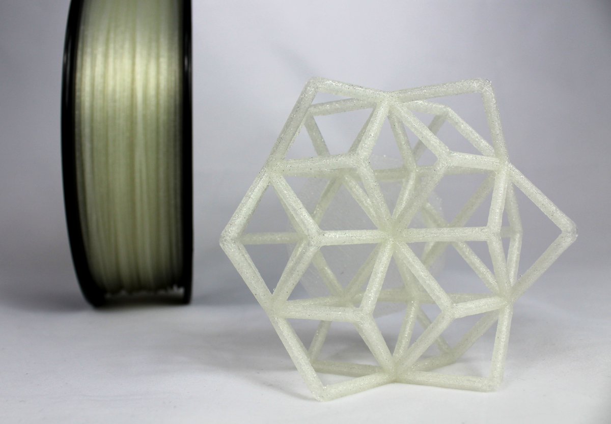 Check out our latest #filament review by <a href="/MkrInno3D/">MakerInnovations3D</a> . They tried out our Clear Sparkle PLA. See what they had to say here > makerinnovations3d.com/filament-3d-pr…
