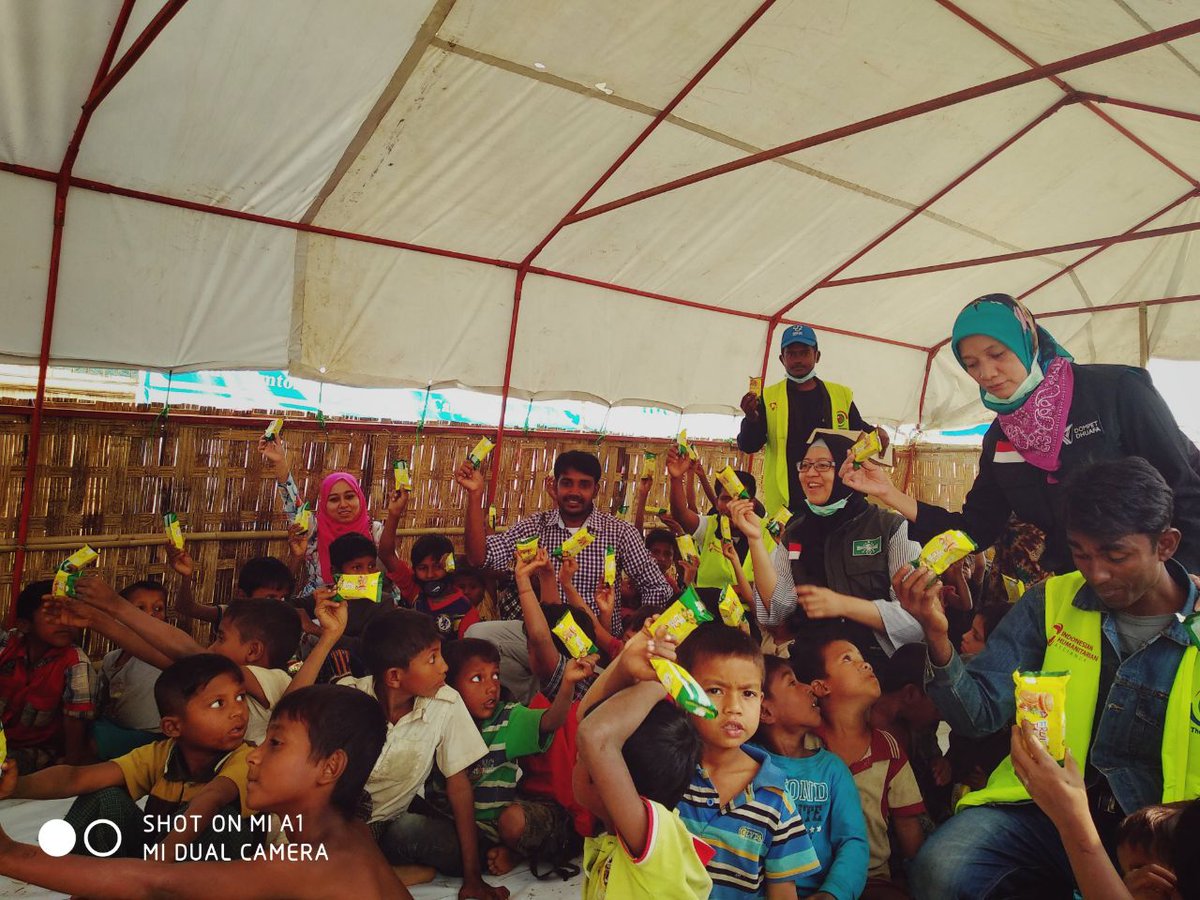Pelayanan kesehatan sangat dibutuhkan pengungsi Rohingya di Bangladesh, mereka butuh asupan gizi &amp; nutrisi. Donasi dari <a href="/indonesia/">Indonesia</a> sangat berharga bagi mereka #KemanusiaanUntukSemua #SaveRohingya #AksiBerbagiSesama <a href="/nu_online/">NU Online</a> <a href="/nu_berbagi/">Nusantara Berbagi</a> <a href="/JalanIslam/">Dunia Islam</a> <a href="/ali_yoseph/">Muhamad Ali Yusuf</a> <a href="/YayahRuchyati/">Yayah Ruchyati</a>
