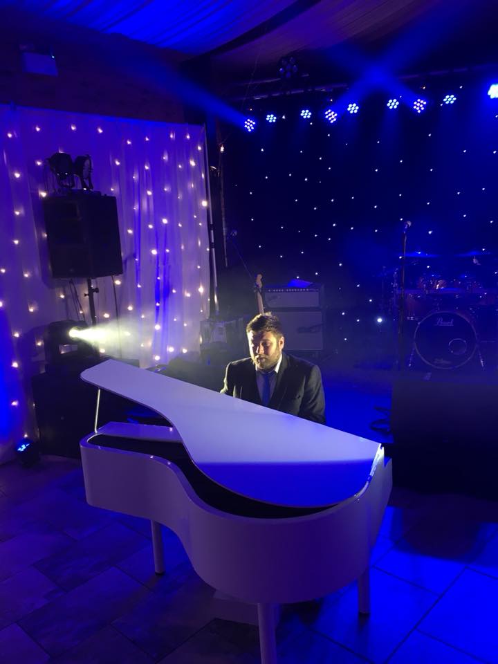 FTaudiovisual's tweet photo. #Wedding this past weekend @HorningtonManor . #Stage, #sound, #lighting and venue dressing by us. 
Congratulations Jodie and Robert. https://t.co/kucnKNBVrc