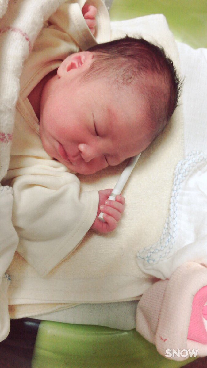 Ryo Ta 1歳で小顔効果使える赤ちゃんはいないよ 誕生日おめでと