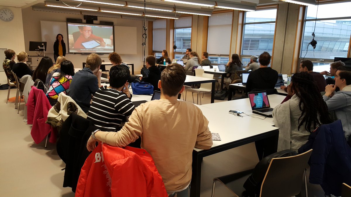 LiselotteGvW's tweet photo. Gaaf! Vanochtend hebben we onze kennis gedeeld met een groep enthousiaste studenten van @dehaagse. Als ambassadeur voor het Child-Centered Design, vinden wij het belangrijk om andere mensen in ons vak kennis te laten maken met en te enthousiasmeren voor de doelgroep kids. https://t.co/CxKxj0fGG3