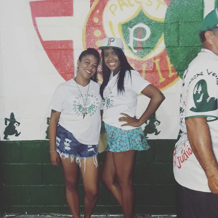EricaLo12458451's tweet photo. #voltaja
@RenataBFan
@denilsonshow
@bandjogoaberto 
Festa de 35 anos da Mancha verde
Eu e minha irmã 💚🐷🐖 https://t.co/hQT0toXqvd