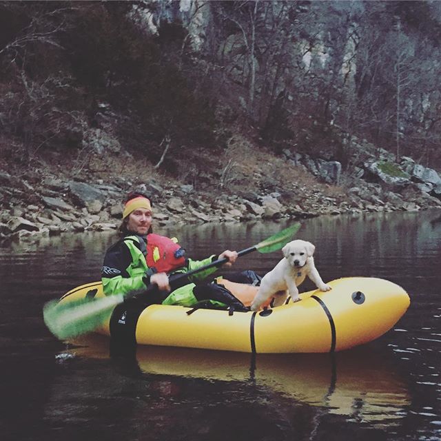 AlpackaRaft's tweet photo. Happy Monday! The best of #DogsOfPackrafting from Team Photographer Braden Gunem. There's just one week left to submit and vote. Link is in our Instagram bio: "A yellow boat needs a yellow hood ornament." #thisispackrafting #puppy #arkansas ๐ธ: Claire Cripps ๐ท: BradGun https://t.co/G3Nm23KKru