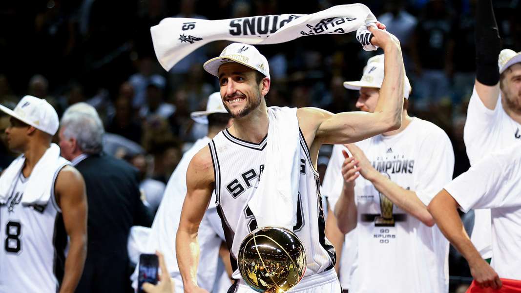 ÚLTIMO DIA PARA VOTAR!!! 
VAMOS, UN ÚLTIMO ESFUERZO.
CADA RT VALE COMO UN VOTO PARA QUE MANU PUEDA JUGAR EL ALL STAR!!

#NBAVote MANU GINOBILI