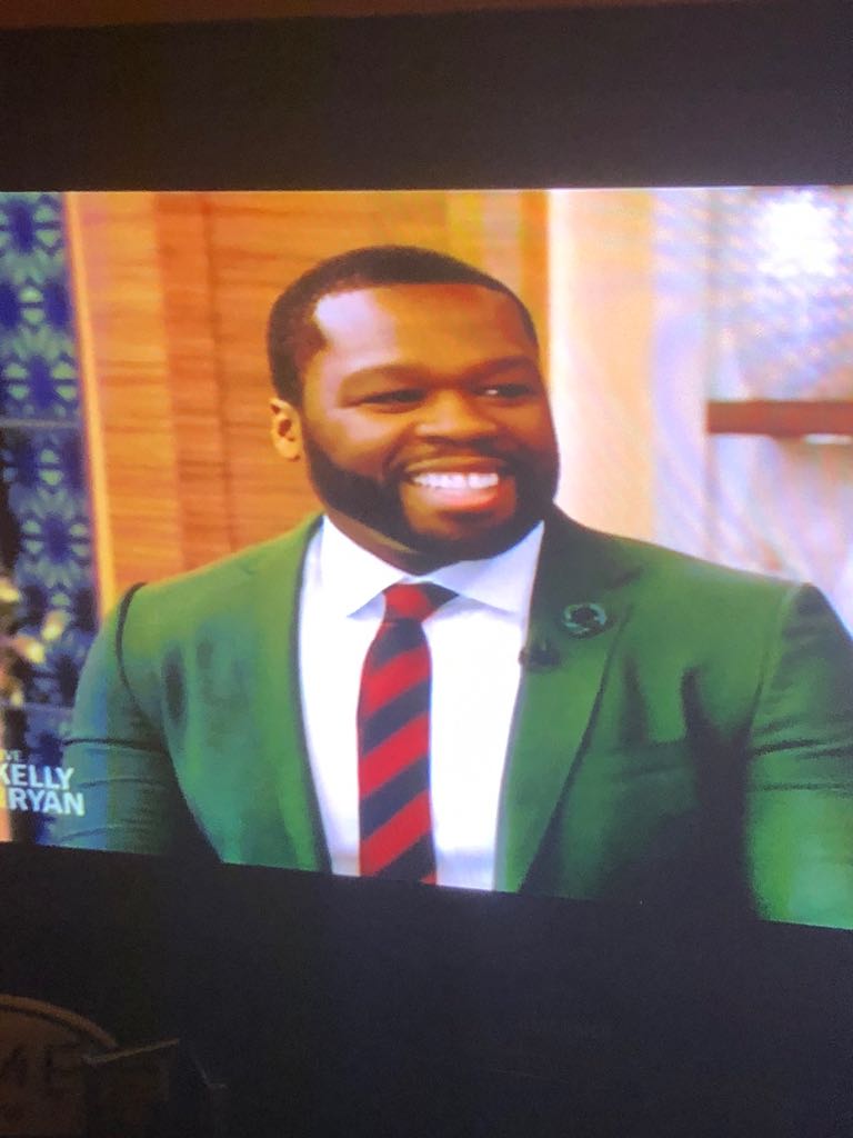 MissThangBDA's tweet photo. Looking GREAT "Curtis" @50cent on @LiveKellyRyan! This man makes me weak... 👑👑.. 2018 I would LOVE an interview. 😄 #MissThang #Bermuda #50Cent #LiveKelly #KellyandRyan https://t.co/YKB4ta8h3k