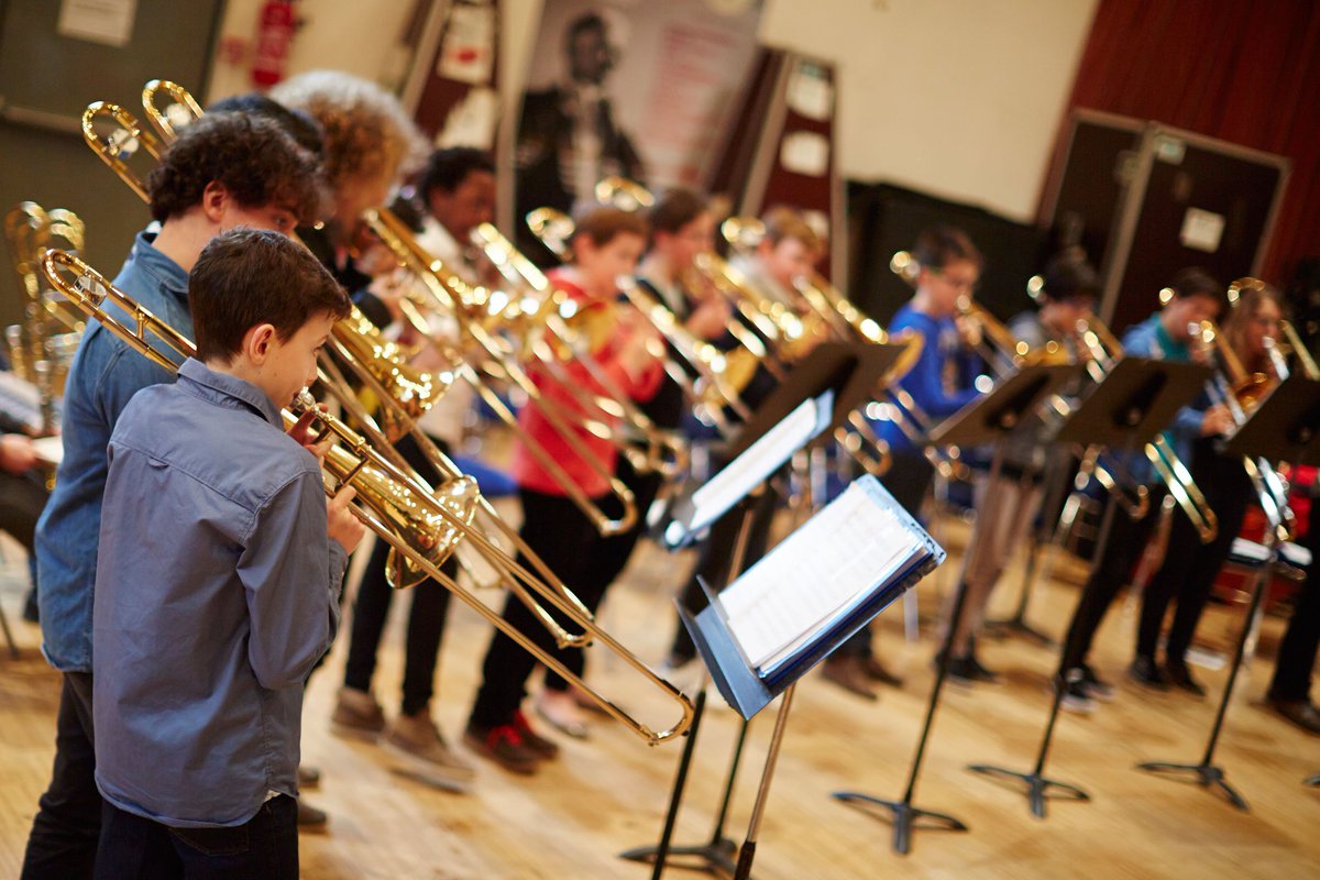 CRR_Rennes's tweet photo. Belle semaine en perspective au Conservatoire de #Rennes : "Sup'en scène", "Auditions panachées", lecture publique "Autour de Dennis Kelly", festival #AutresMesures, rencontres régionales de trombones à #Vannes #musique #theatre >>> https://t.co/VcOItfOpOZ https://t.co/xl0t13zIfk