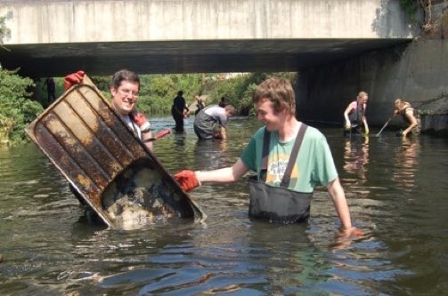RiverTreesN's tweet photo. Does your river trust want to start carrying out river clean-ups? Perhaps you want to do more, or involve a new volunteer or member of staff? Check out "Leading a Waterway Cleanup Training" https://t.co/hq5c0uO4as @EventbriteUK https://t.co/PeOyLvVpOs