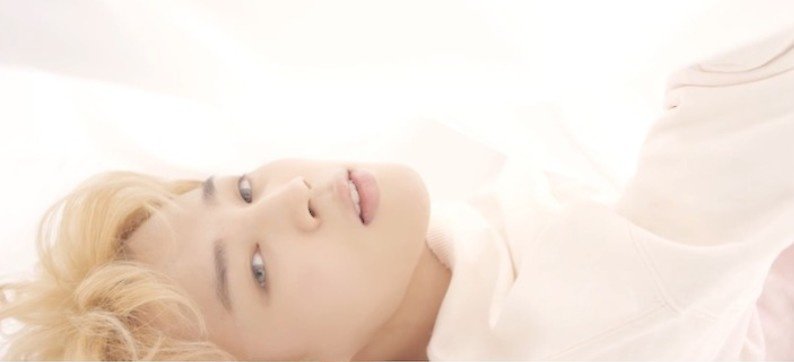 taekooksaya's tweet photo. Let's talk about the high quality visuals that jimin served in the  Serendipity mv 

#iHeartAwards #BestFanArmy #BTSARMY @BTS_twt https://t.co/vlbm3IANOw