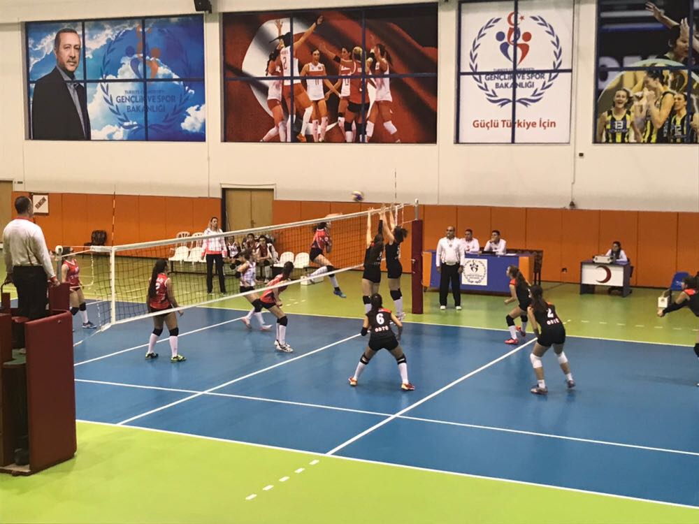 teiasgsk's tweet photo. Ankara Altyapı Voleybol Lig'inde 1.Küme ve 2.Küme'de mücadele eden Genç,Yıldız,Küçük ve Midi Kız toplam 7 Takımımız Yarı Final Grubuna Çıkmıştır.Sporcularimiza ve Antrenörlerimizi tebrik eder Başarılarının devamını Dileriz. https://t.co/FI9XATLrbh