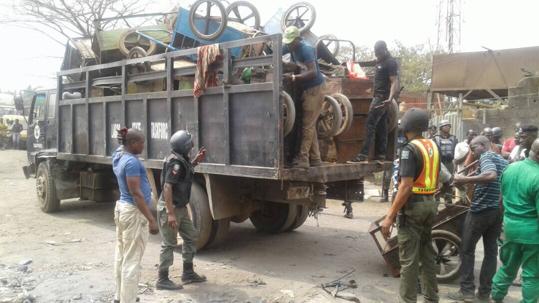 EnvironTaskforc's tweet image. Lagos State Task Force begins enforcement operations on cart pushers and wheel barrow operators across the state