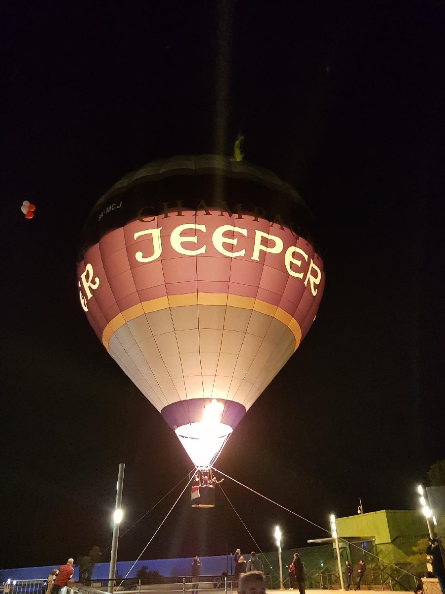 ChampagneJeeper's tweet photo. Retour sur la présentation de la #Montgolfière Jeeper à #Monaco. #Be_jeeper #champagnejeeper https://t.co/zhFlu4E6qR