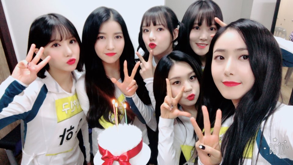 GFRDofficial's tweet image. #여자친구 #GFRIEND #BUDDY 여자친구와 버디가 함께 맞는 3주년을 축하해 주세요💕
#여자친구_삼주년_축하해 #3YearsWithGFRIEND