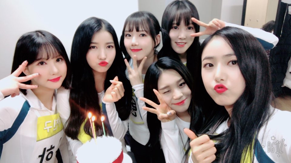GFRDofficial's tweet image. #여자친구 #GFRIEND #BUDDY 여자친구와 버디가 함께 맞는 3주년을 축하해 주세요💕
#여자친구_삼주년_축하해 #3YearsWithGFRIEND