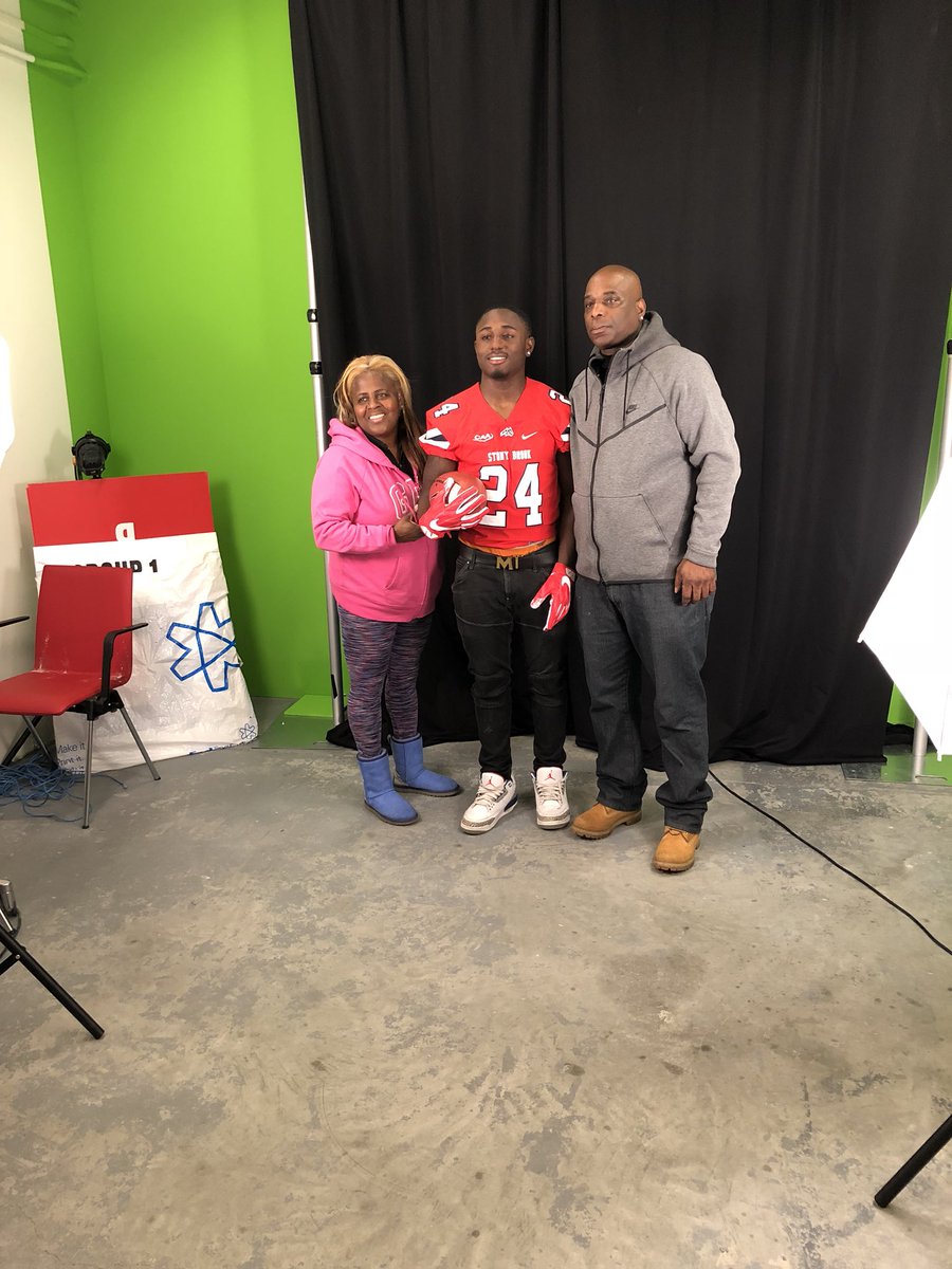 Justinfelder4's tweet photo. Great Unofficial Visit today At Stony Brook #Howl18 @okingcoach @alexgleitman https://t.co/oMYA7tbTGS
