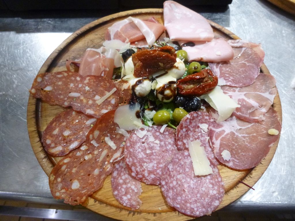 Their is nothing like our ANTIPASTO ALL’ITALIANA to whet your appetite, a perfect starter to an extra special meal.  

#worcester #worcestershire #italian #food #worcestershirehour #goodfood #antipasti #meat #yummy #foodie #restaurant #starter #foodporn #sogood