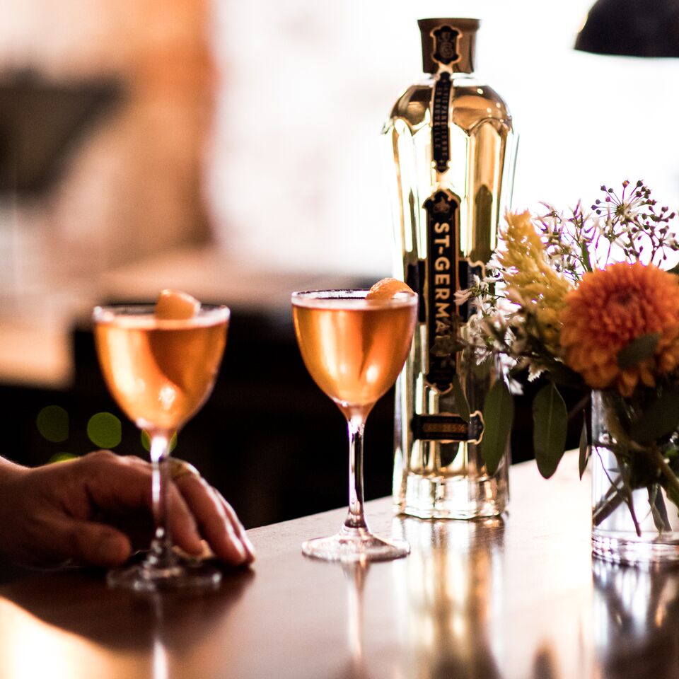 StGermainDrinks's tweet image. The Paris Manhattan—a French twist on a familiar classic. Combine @Angels_Envy Bourbon, ST-GERMAIN®, Dry Vermouth, and Angostura Bitters. Garnish with an orange twist. #StGermainDrinks