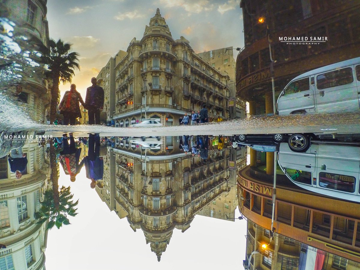 كنت ماشي في وسط البلد جنب اشارة و زحمه و لاحظت من شوية ماية في الارض عاكسين المنظر دة قعدت عالارض وظبطتها ساعتها الناس فكروني عبيط بلعب في الماية و منهم الناس اللي ماشية وظاهرين دول كانوا عاوزين يقولوا الحق العبيط بيصور المجاري😂❤️
FB : facebook.com/mohamedsamirph…