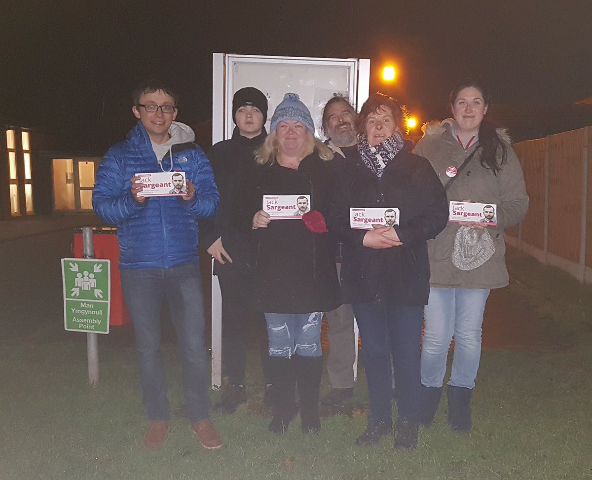 hannahljones8's tweet image. @SaltneyLabour out in Saltney leafleting tonight for @Jack4AandD with @ShellyStreeter @markparry84 #LetsBackJack