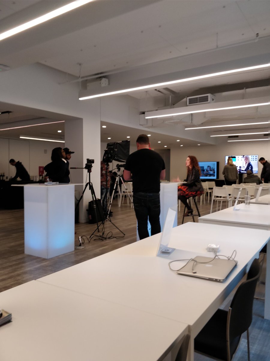 ThePaperVault's tweet photo. New day in preparation at #Microsoft #NRF18 #StartUpShowcase https://t.co/iEQIMTnvRW
