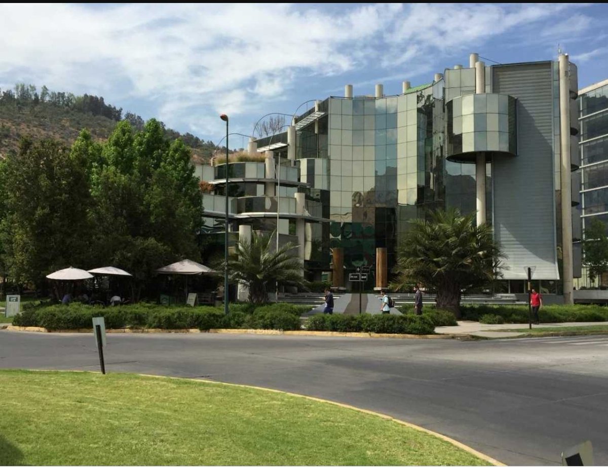 DenunciaBikeStg's tweet image. Recordamos en este edificio en #delvalle662huechuraba en el piso 6 se encuentra la oficina de #bikestgo donde es la mejor opción de reclamar la devolución del dinero cobrado en exceso por membresia dobles o mas @itauchile @FunaBikeSantiag